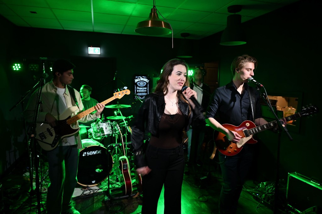 ../Images/10 jaar Ro's Barbershop 091.jpg